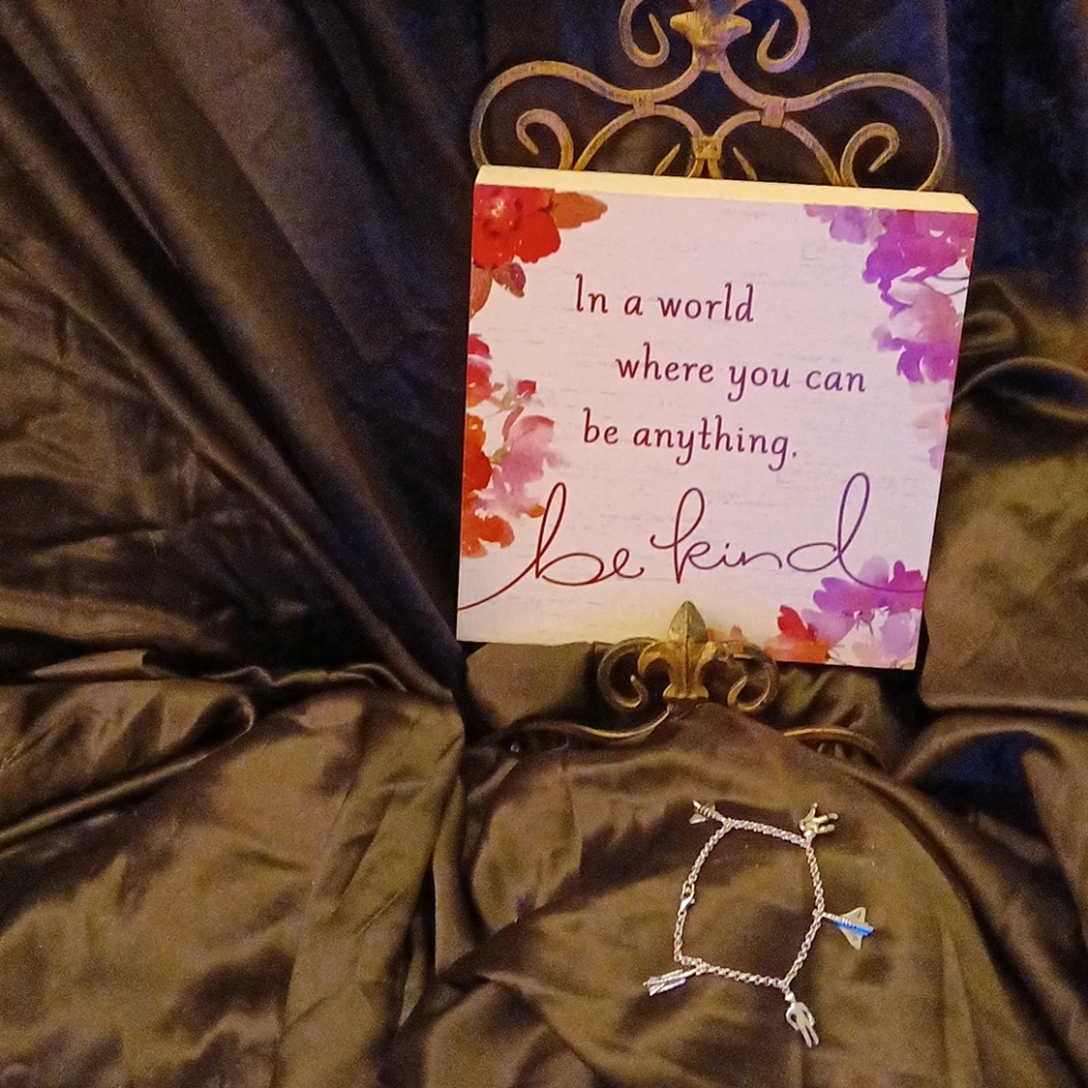 Unique "SPACE CASE" silver charm bracelet ~ NWOT🚀